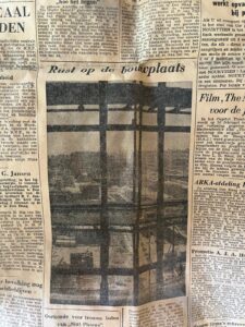 Krantenartikel uit 1955: Rust op de bouwplaats
